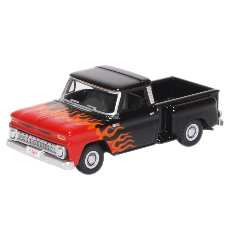 Oxford Diecast 1:87 Chevrolet Stepside Pickup 1965 Black With Flames 87CP65004