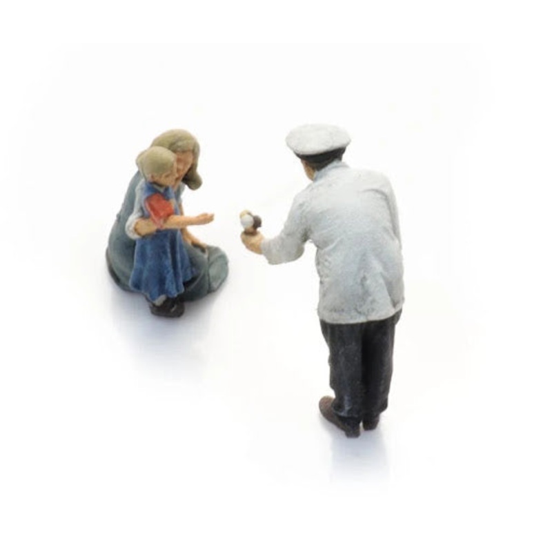 Artitec Icecream Man Handing Ice cream To Child 5870101
