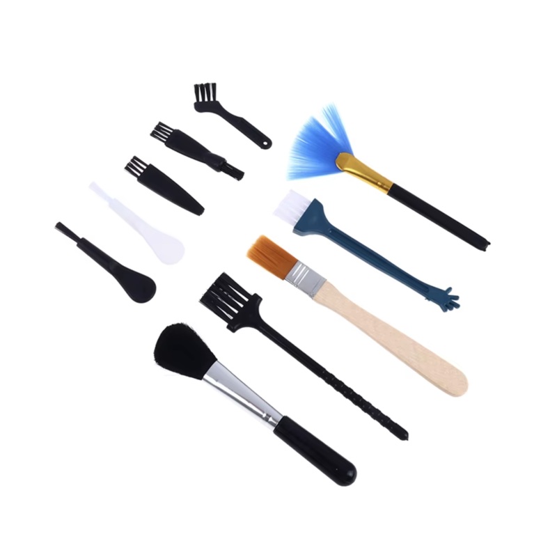 Set Of 10 Model Railway Cleaning/Dusting Brushes