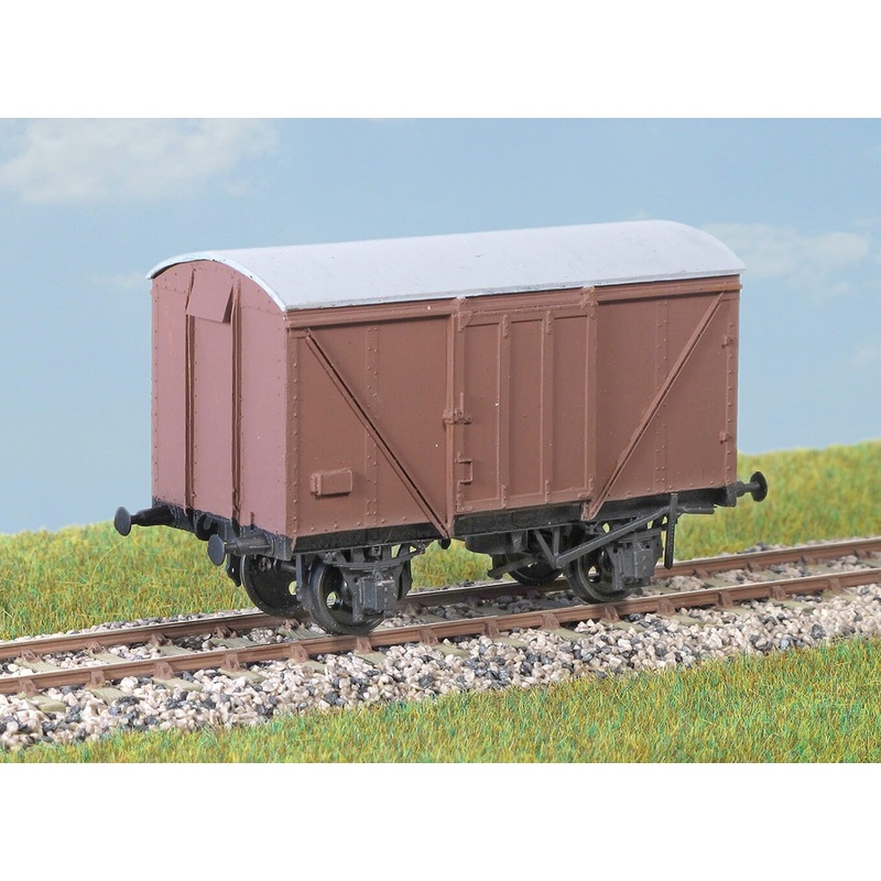 BR (LNER Design) Plywood Goods Van