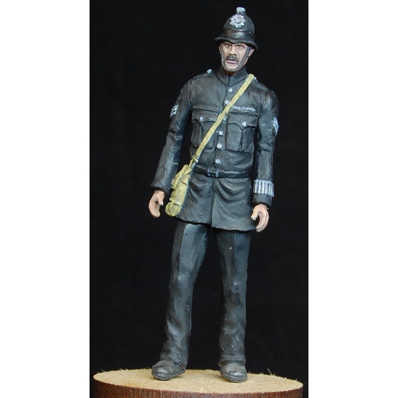1/35 scale model kit WW2 British Police Officer #1