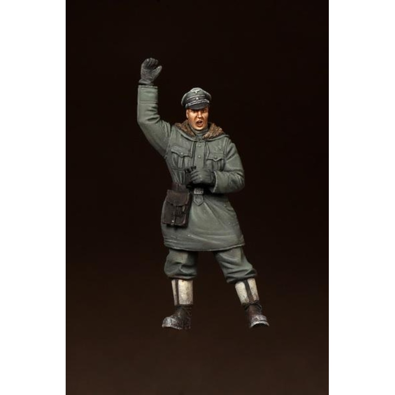 1/35 scale resin figure kit WW2 German WSS officer for anti-tank or anti-aircraft artillery.