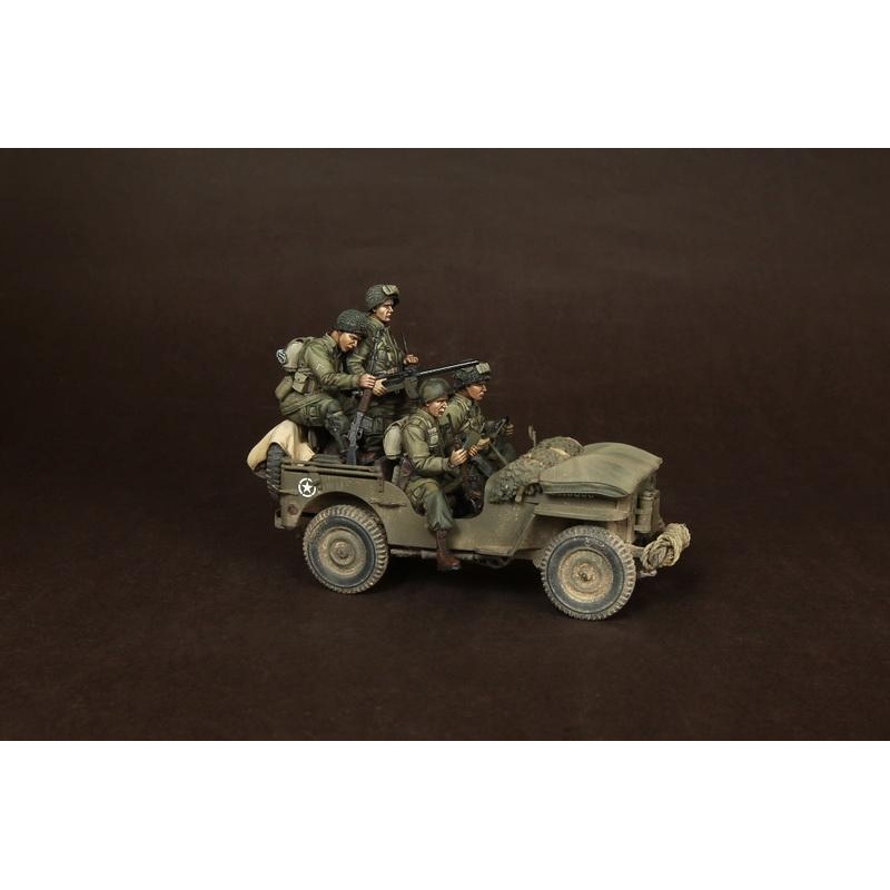 1/35 scale resin figure kit WW2 US Airborne Paras with officer for jeep Normandy