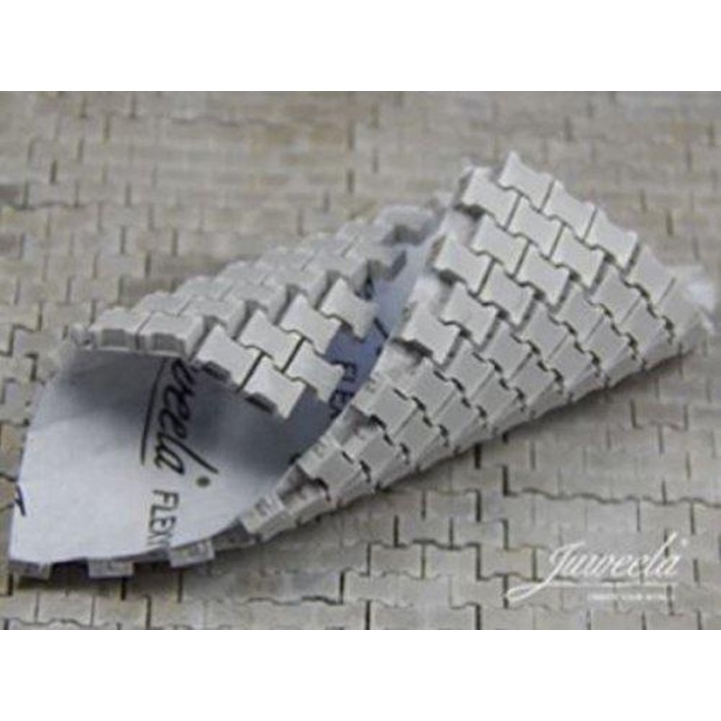 1/35 Scale Juweela Flexyway 8 flexible pavement sections in grey