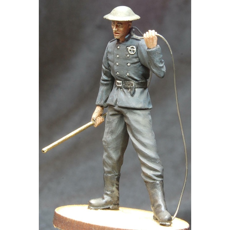 1/35 Scale resin model kit British 1940’s National Fire Service Fireman #1