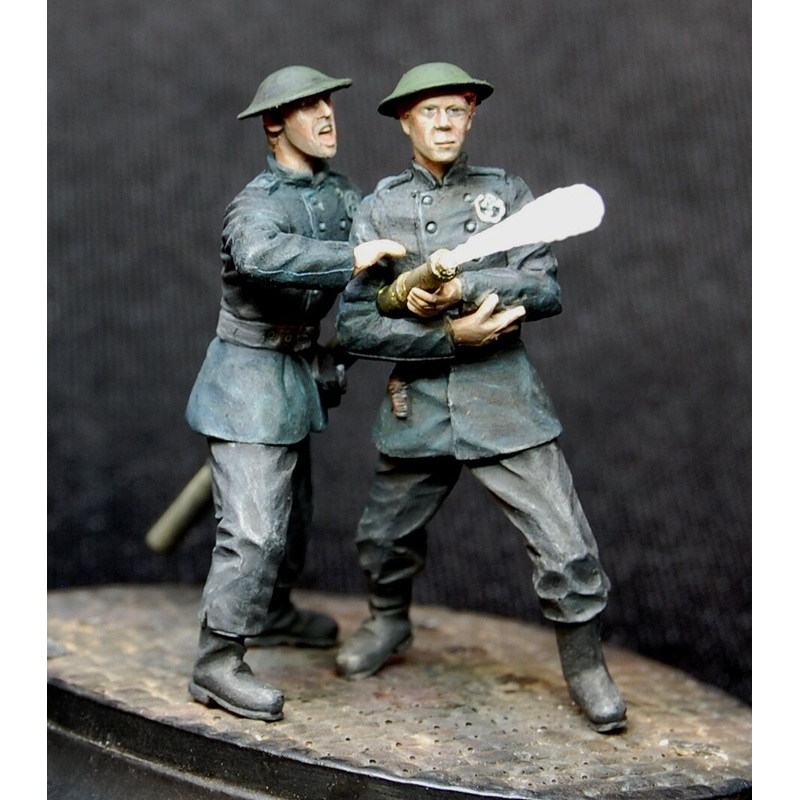 1/35 Scale resin model kit British 1940’s National Fire Service NFS crew with hose