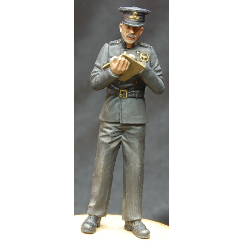 1/35 Scale resin model kit British 1940’s National Fire Service Officer