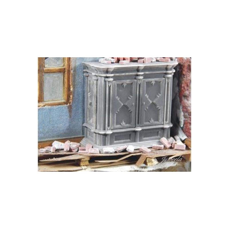1/35 Scale Country house wardrobe