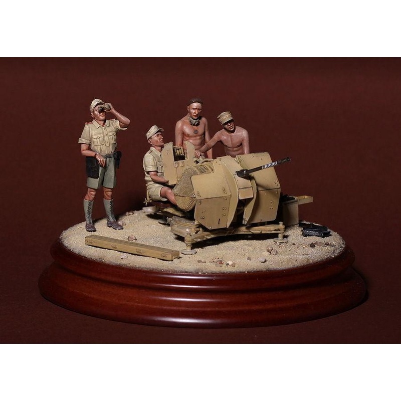 1/35 Scale Resin model kit WW2 German DAK crew for cm Flak 38.
