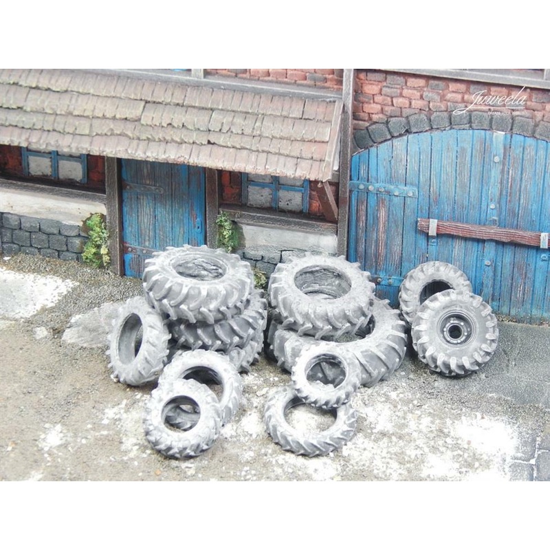 1/35 scale old tractor tyres