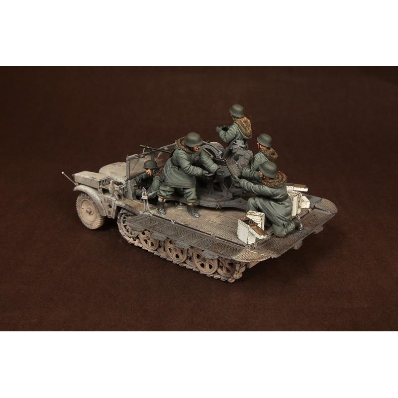1/35 scale resin figure kit WW2 German Crew for Sd.Kfz.10/4 fur 2cm FlaK 30 (for Dragon 6676)