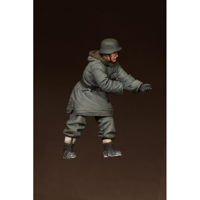 1/35 scale resin figure kit WW2 German WSS  anti-aircraft gunner. #3