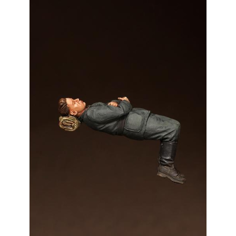 1/35 scale resin model kit Sleeping driver for  SdKfz. 251 Hanomag