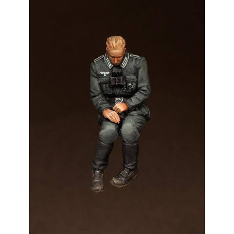 1/35 scale resin model kit Sleeping WW2 German feldwebel panzergrenadier.