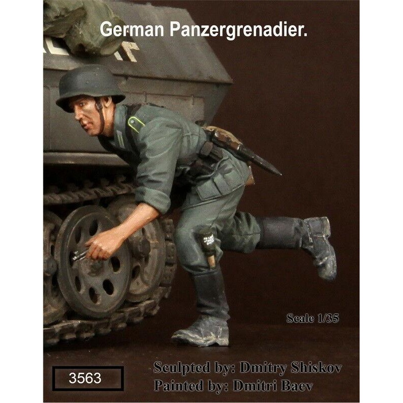 1/35 scale resin model kit WW2 German Panzergrenadier #1