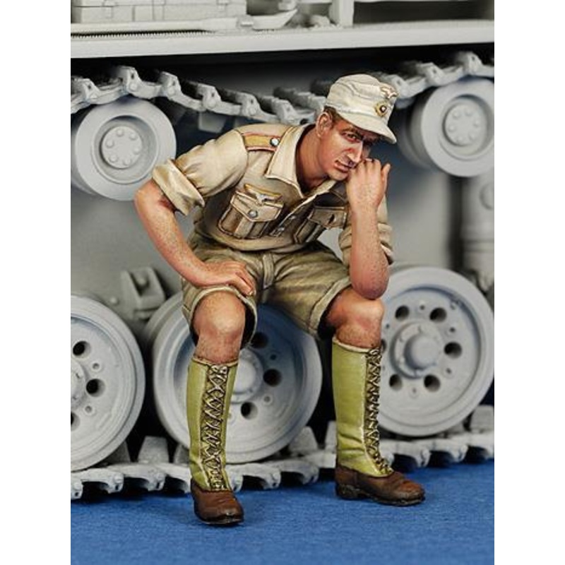 1/35 Scale resin model kitWWII DAK sitting on the wheel