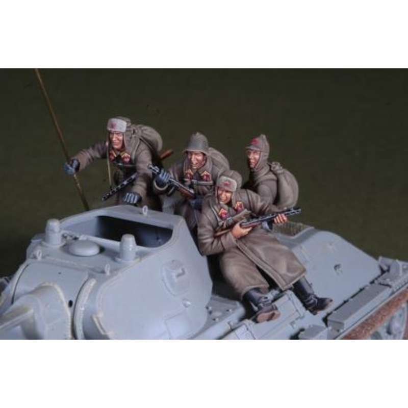 1/35 Scale resin model kitWWII Early war Russian tank rider set (4Fig.s)
