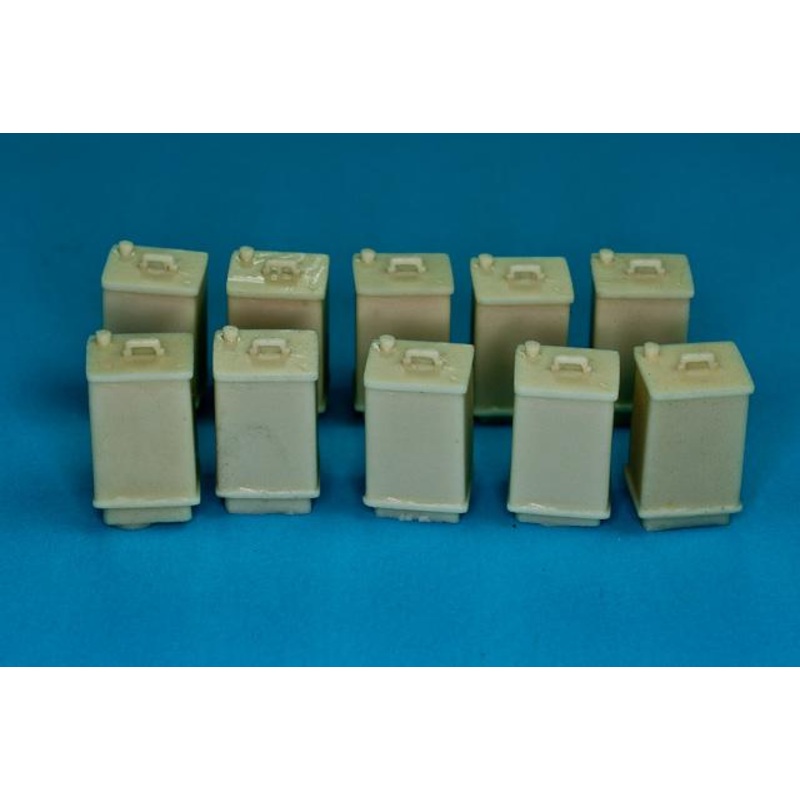1/35 scale U.S. Army gasoline tanks 10 pcs