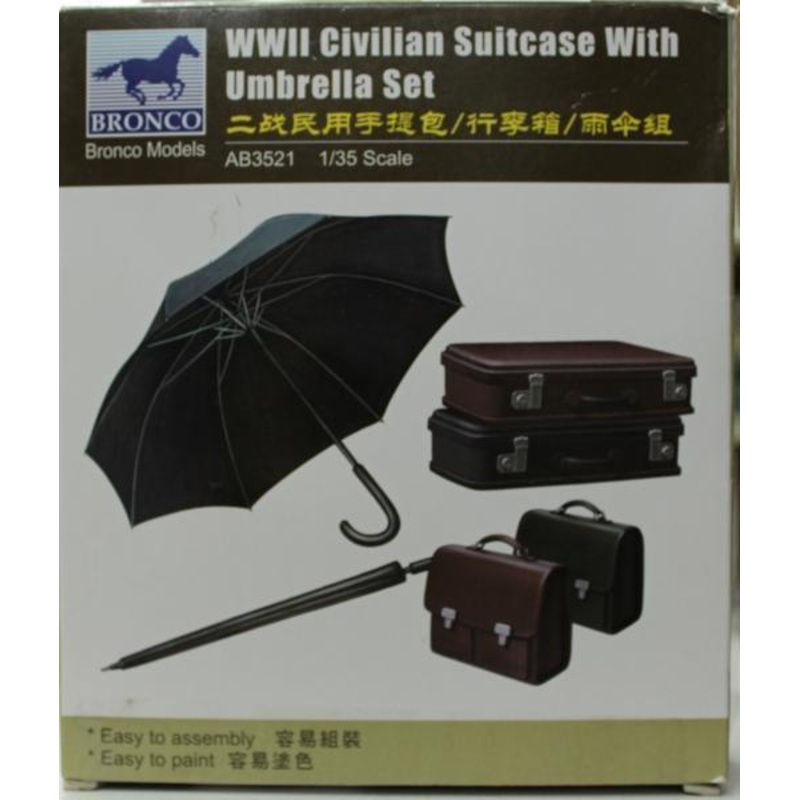1/35 Scale WWII Civilian Suitcase with Umbrella Set