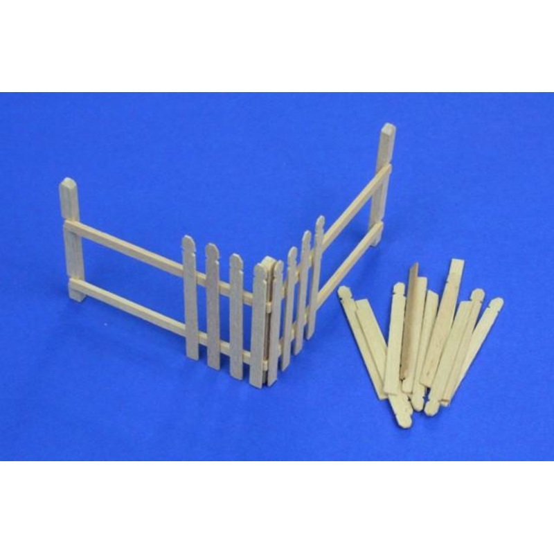 1/35 Wooden Palings (Corner)