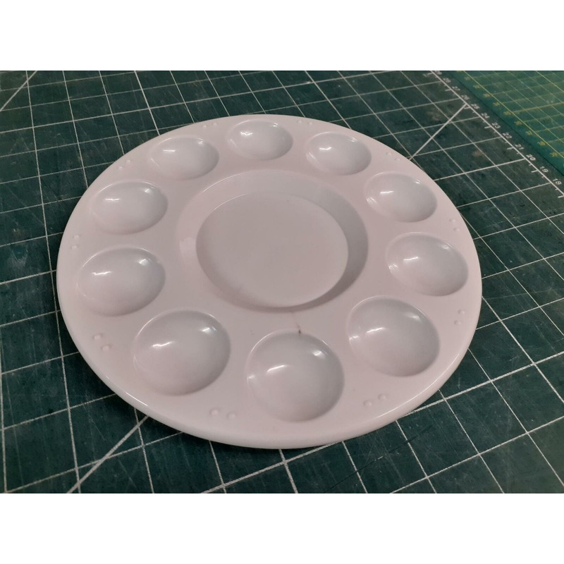 11 well large round paint pallet