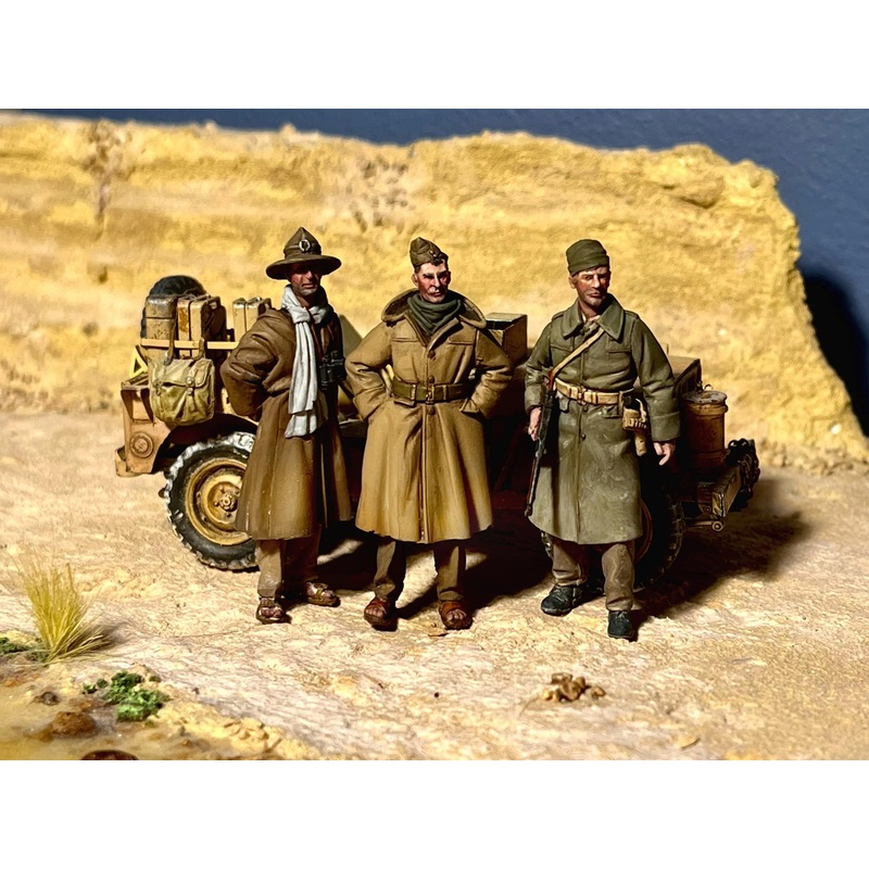 1/35 scale WW2 Commonwealth troops North Africa (3 figs)
