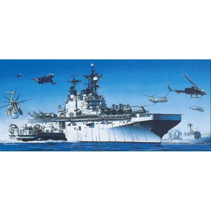 DRAGON 1/700 U.S.S. SAIPANship model kit
