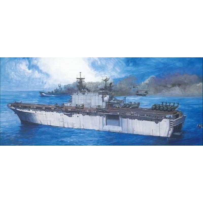 DRAGON 1/700 U.S.S. TARAWAship model kit