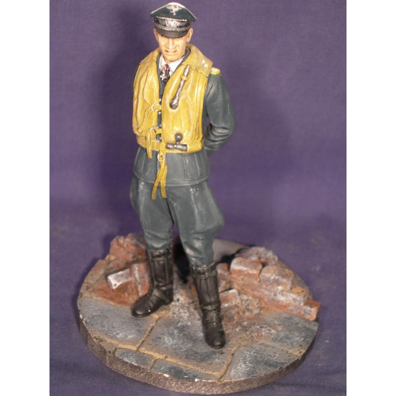 Figure Display base Urban 1/16th scale (120mm scale figure) Base is 90mm diameter.