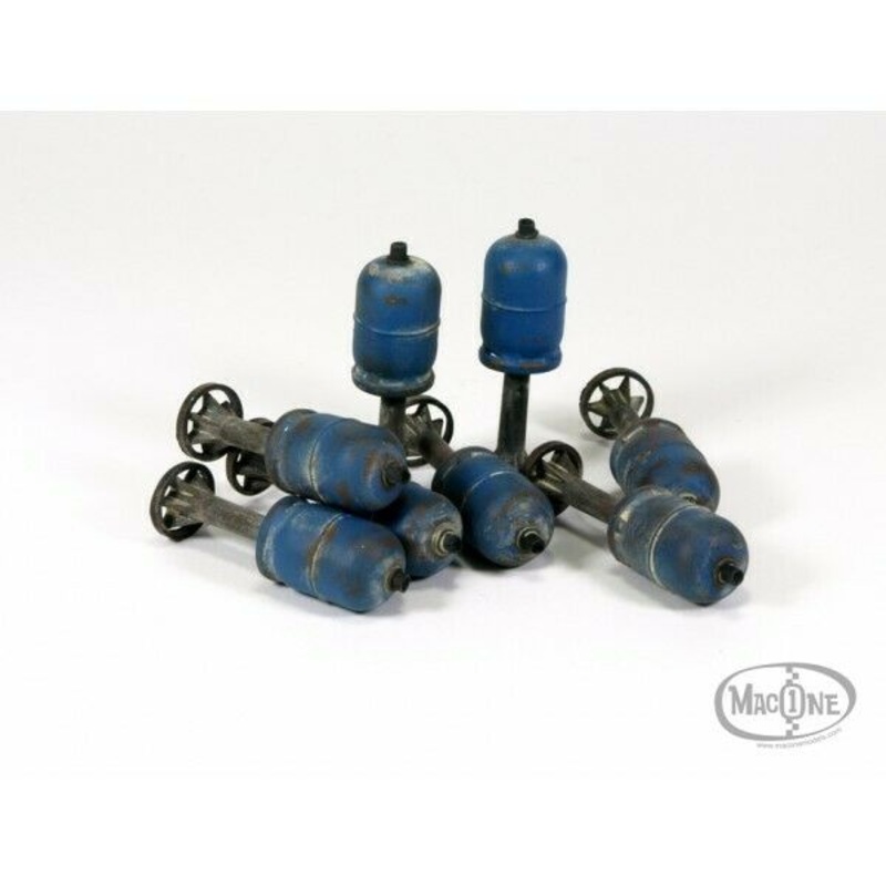 MacOne 1/35 scale resin model kit Gas Bottles