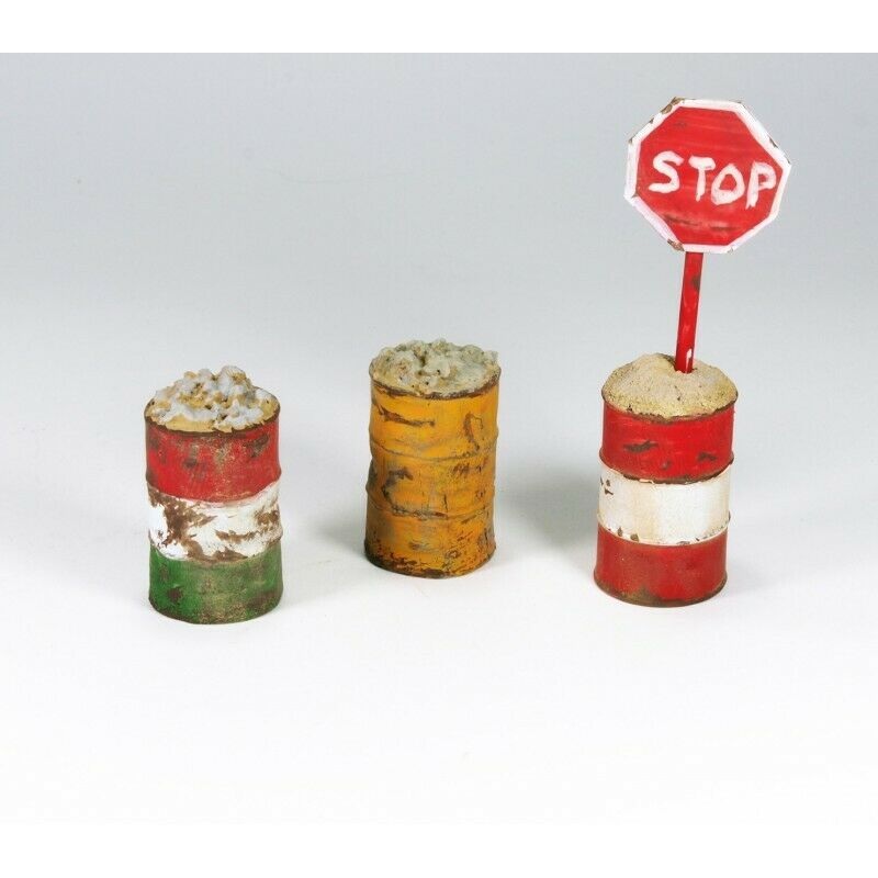 MacOne 1/35 scale resin model kit Metal Barrels