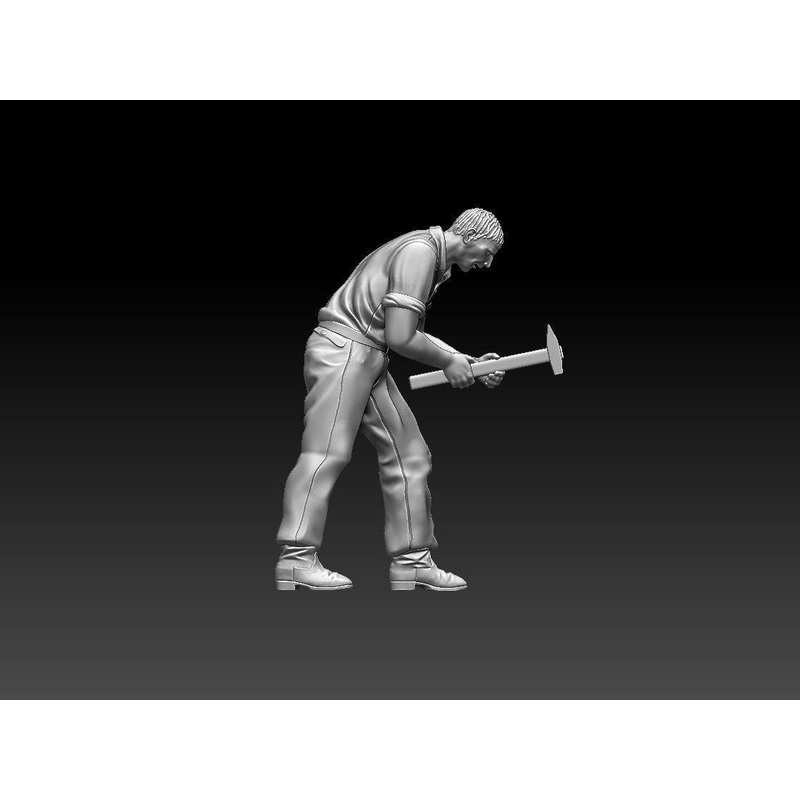 Homefront 1/35 scale 1940’s era man hammering