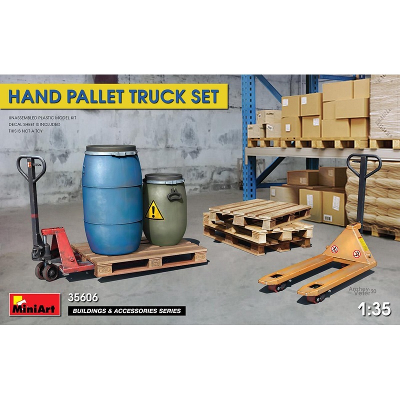 Miniart 1/35 scale HAND PALLET / PUMP TRUCK SET