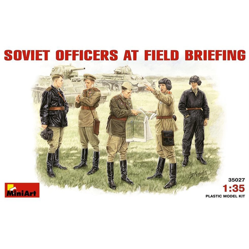 Miniart 1:35 Soviet officers at field briefing
