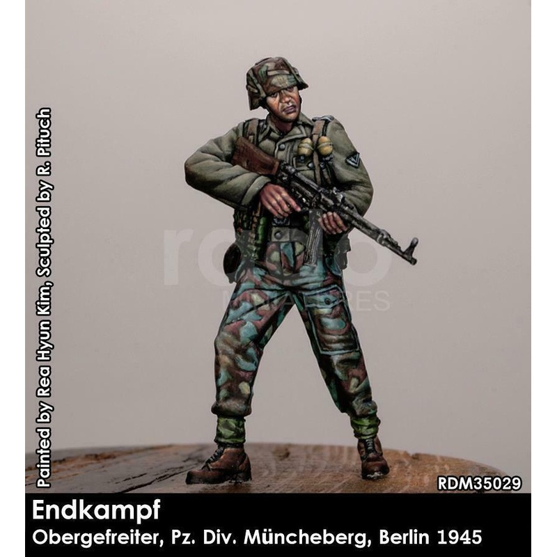 RADO WW2 Endkampf Jaeger. 9. FJ Division, berlin 1945 1/35 Scale resin model