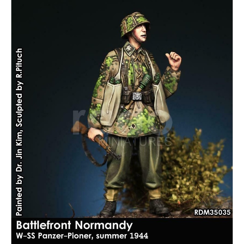 RADO WW2 German W-SS Panzer-Pioner, summer 1944 model kit 1/35 scale