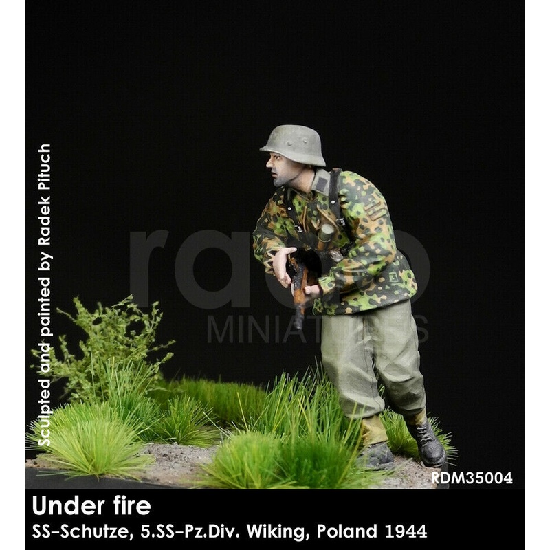 RADO WW2 Under fire SS-Schutze, 5. SS-Pz.Div. Wiking, Poland 1944 1/35 Scale