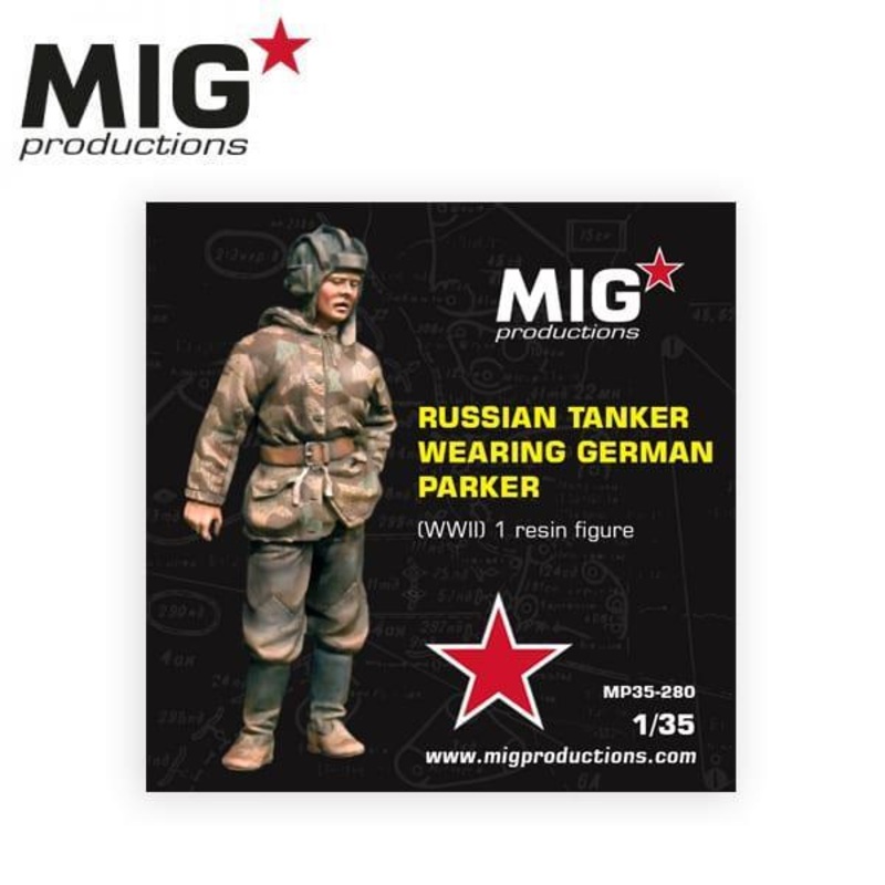 RUSSIAN TANKER WEARING GERMAN PARKER (WWII) 1/35 scale resin model kit