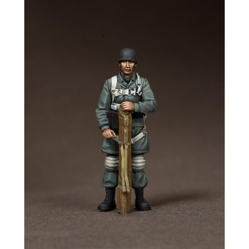 SOGA 1/35 scale resin model kit WW2 Fallschirmjger machine gunner.