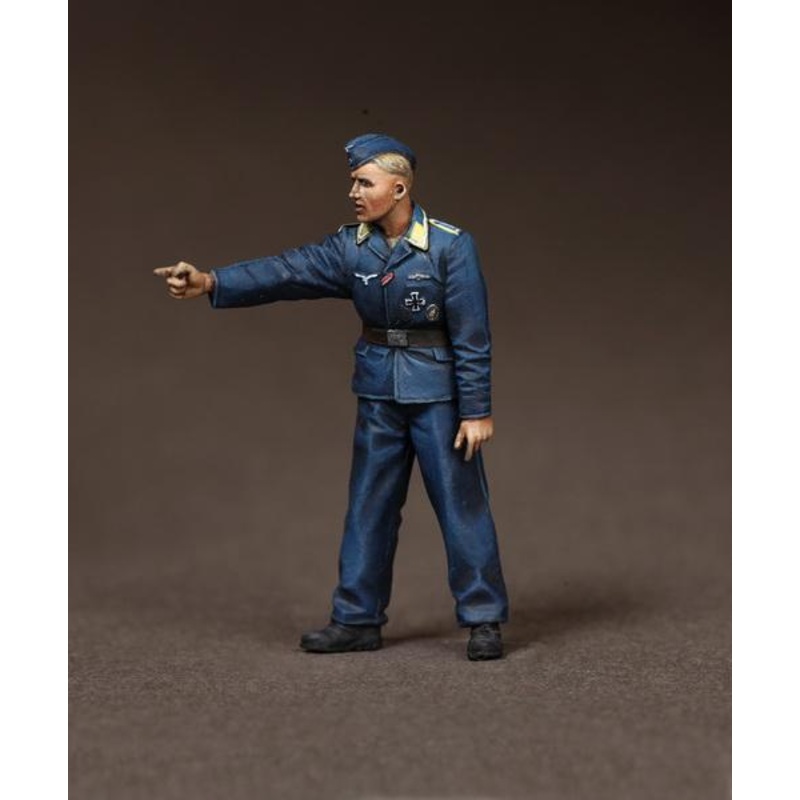 SOGA 1/35 scale resin model kit WW2 Feldwebel Fallschirmjger. 1939-1945