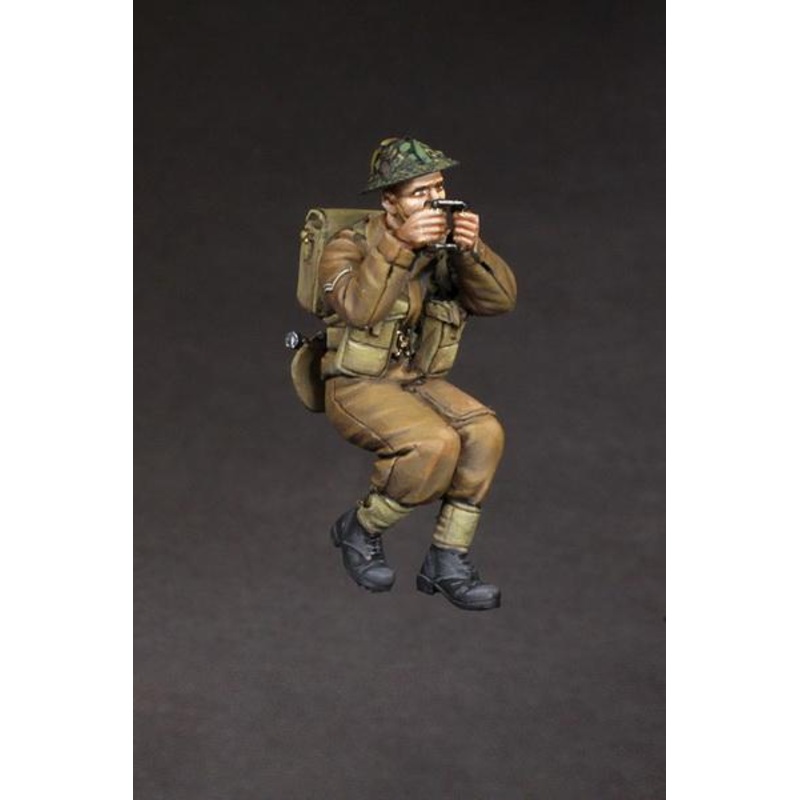 SOGA 1/35 Scale WW2 British Machine gunner for Universal Carrier.