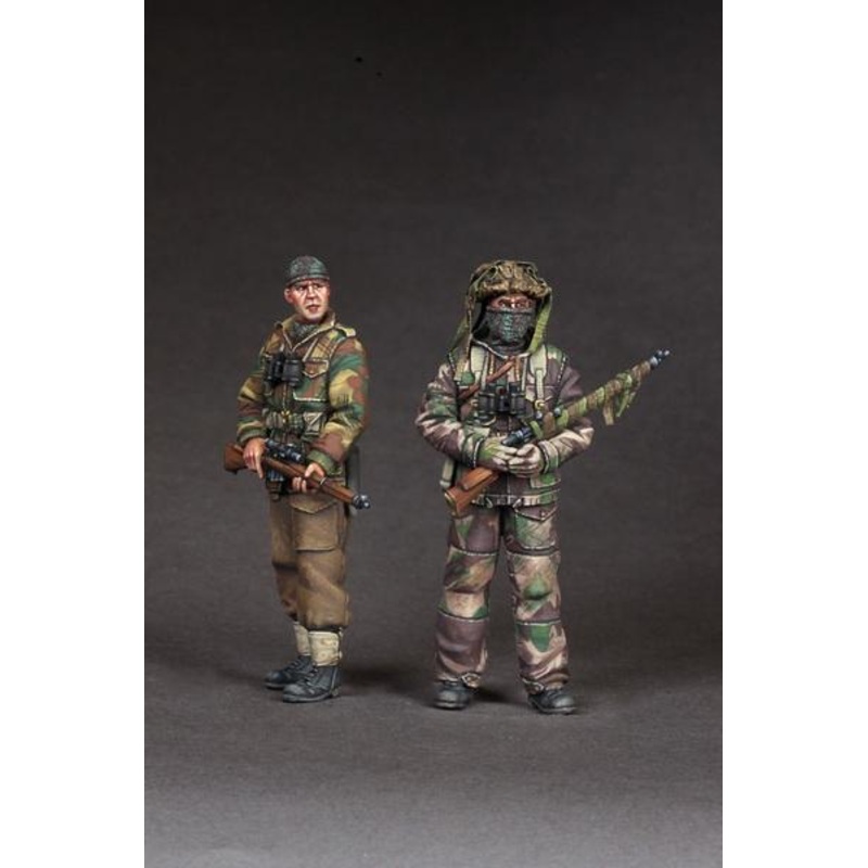 SOGA 1/35 Scale WW2 British snipers. 2 figures