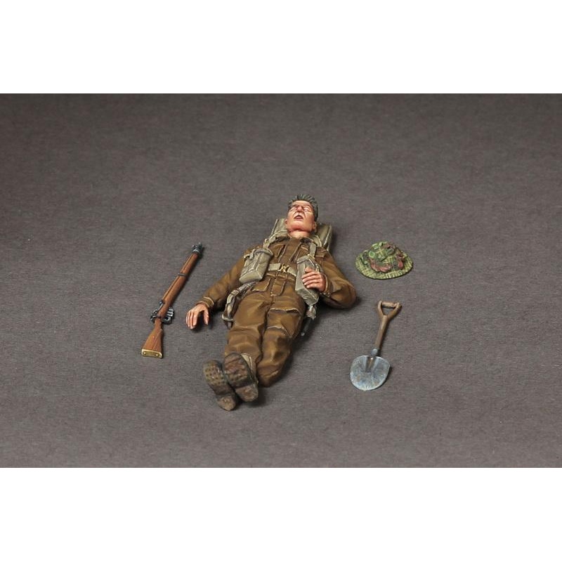 SOGA WW2 British infantryman at rest. #2 model kit 1/35 scale