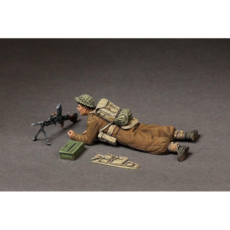 SOGA WW2 Machine gunner British infantry at rest. model kit 1/35 scale