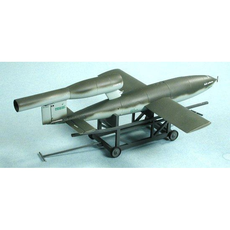 TAMIYA 1/48 AIRCRAFT WW2 German V-1 rocket (FIESELER FI103)