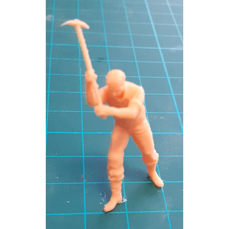 1/43 scale Man with pickaxe