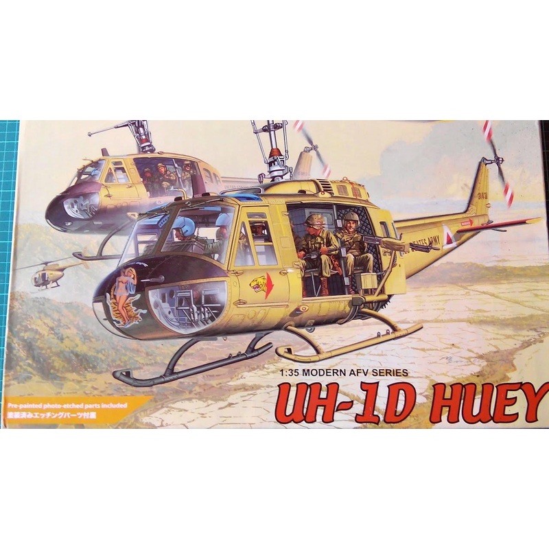 UH-1D Huey – 1:35 3538