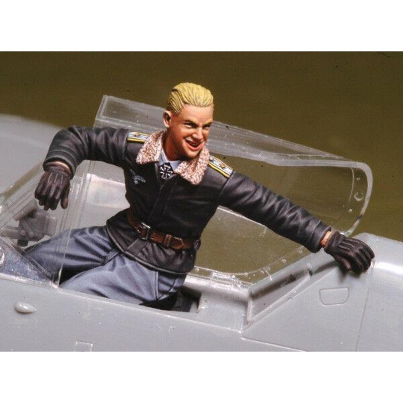 1/32 Scale resin model kitWWII Erich Hartmann