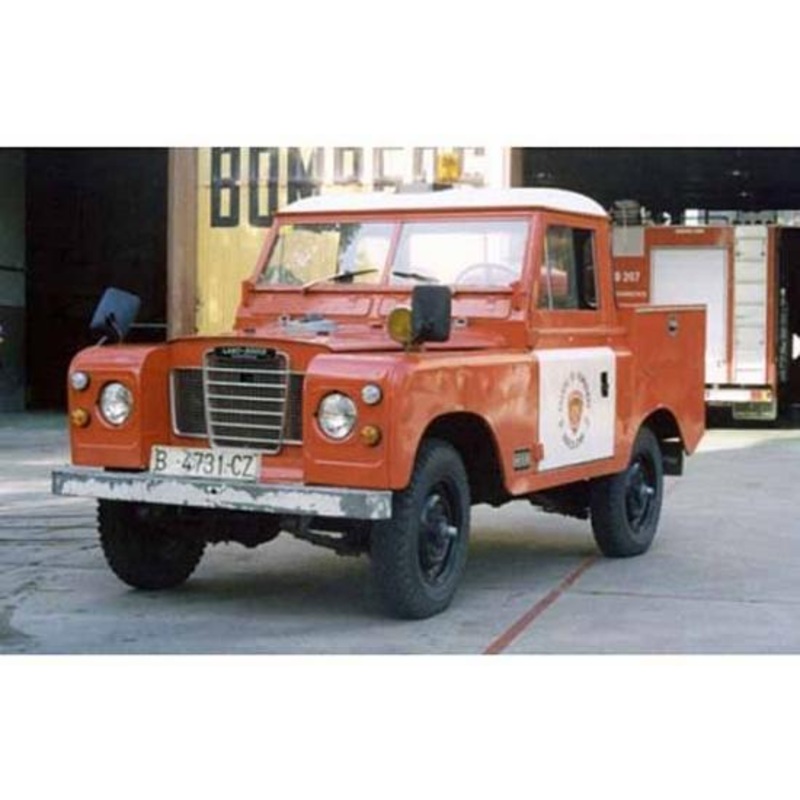 ITALERI 1/35 MILITARY LAND ROVER 109 BOMBEROS