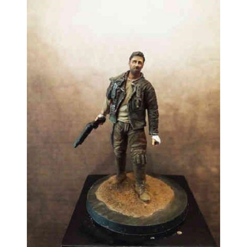 1/35 Scale resin model kit Wastelander Max Madden